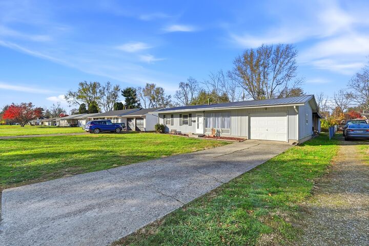 Property Photo:  709 Meadow Drive  OH 43055 