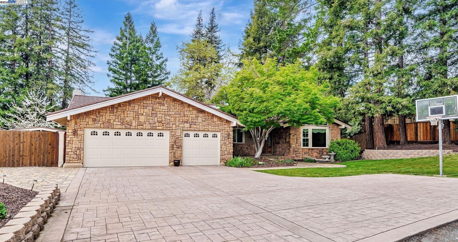 Property Photo: 554 Freitas Rd CA 94526