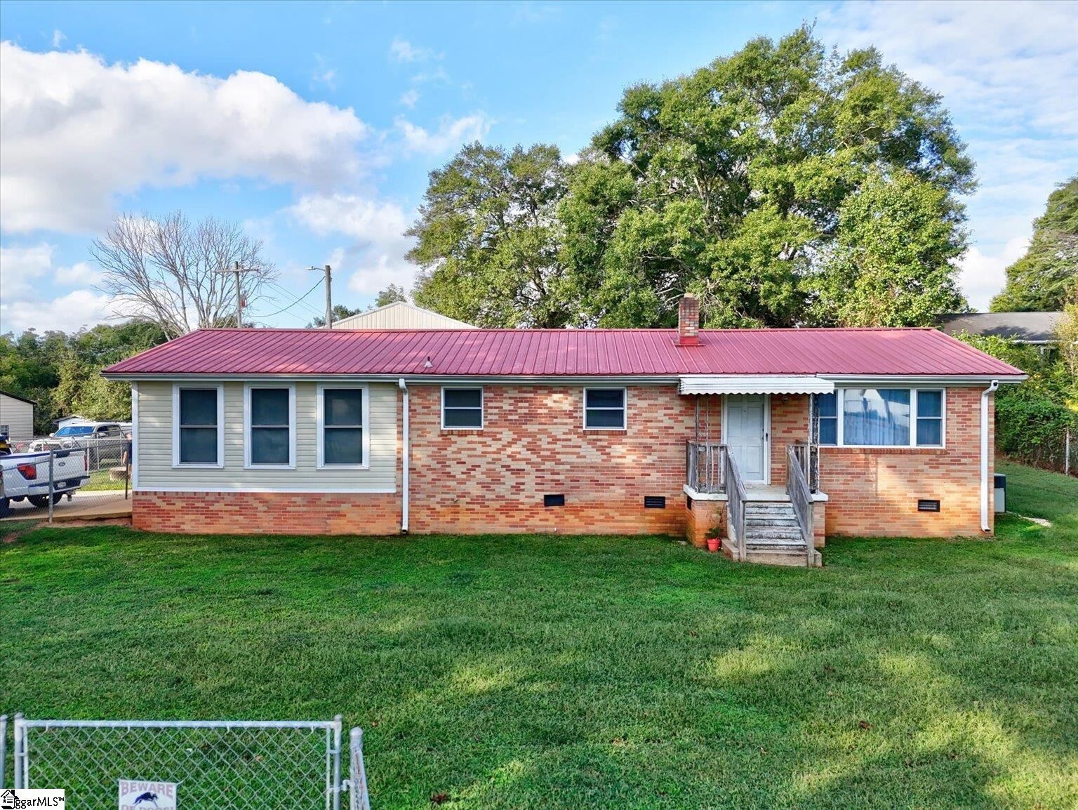 Property Photo: 226 S Fishtrap Road SC 29611