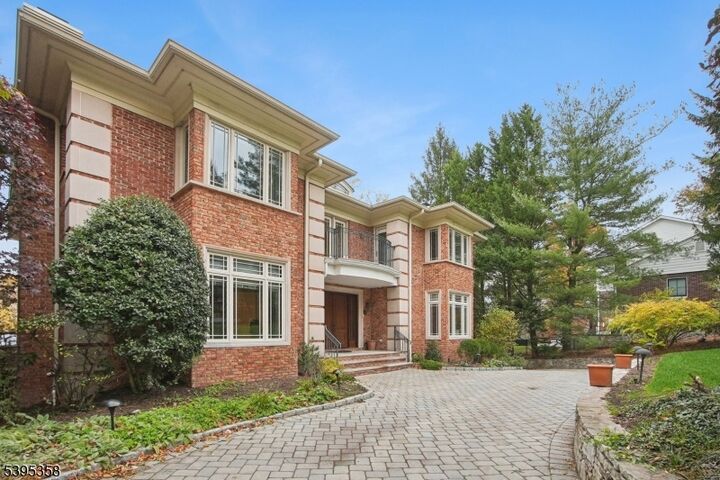 Property Photo:  126 Fairfield Dr  NJ 07078 