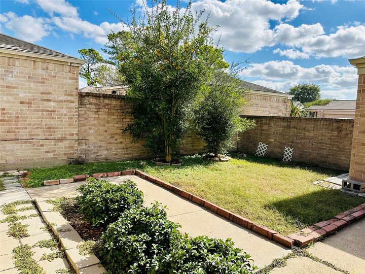 Property Photo:  18530 Meadows Way Drive  TX 77084 