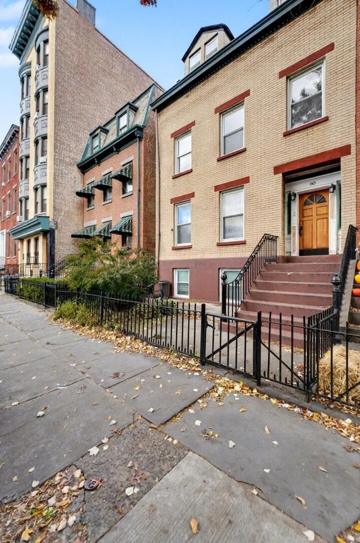 Property Photo:  60 Mercer St  NJ 07302 