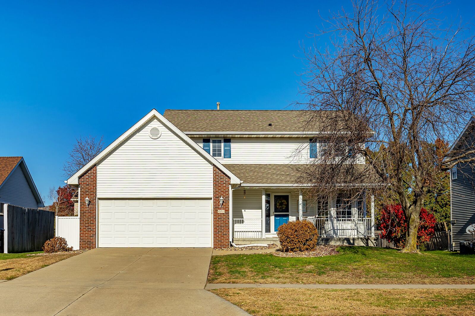 Property Photo: 806 SE Kensington Road IA 50021