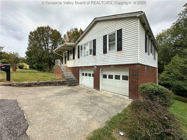Property Photo:  2195 Oakridge Drive  WV 25311 