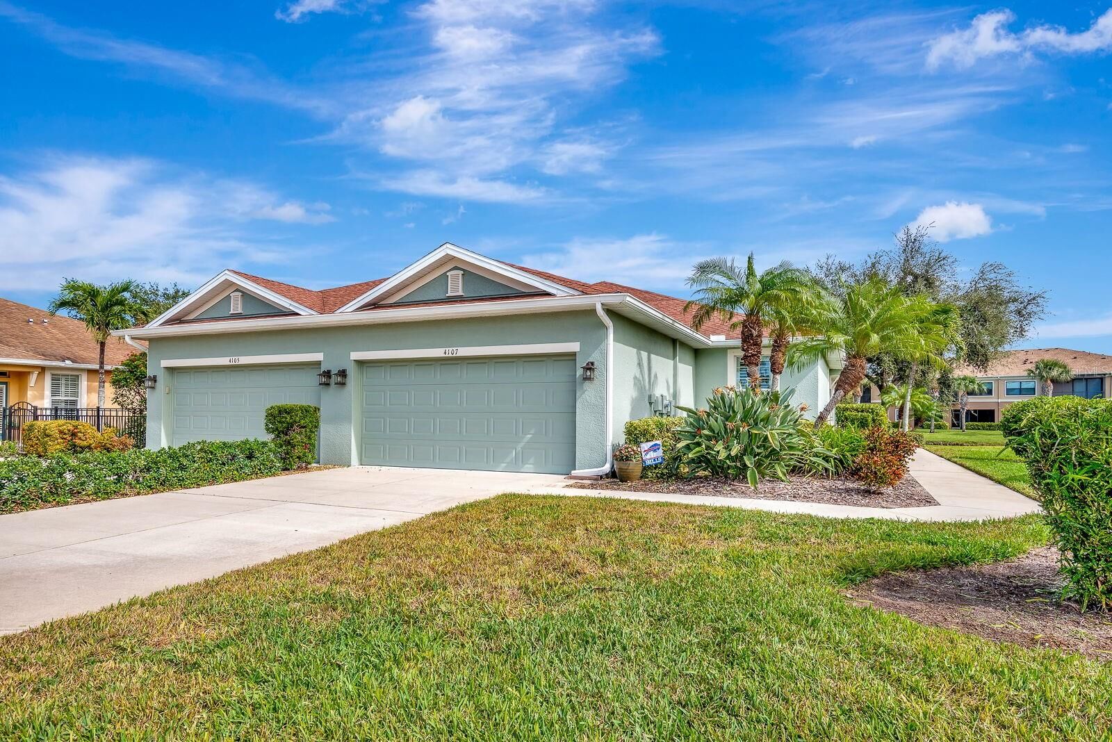 Property Photo:  4107 Bridlecrest Lane  FL 34209 