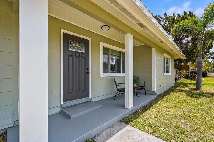 Property Photo: 3102 16th Avenue W FL 34205