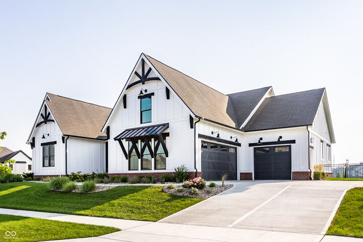 Property Photo: 15989 Sonnet Park Lane IN 46074