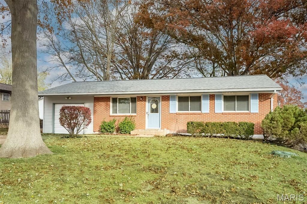 Property Photo:  2009 Gladiator Drive  MO 63026 