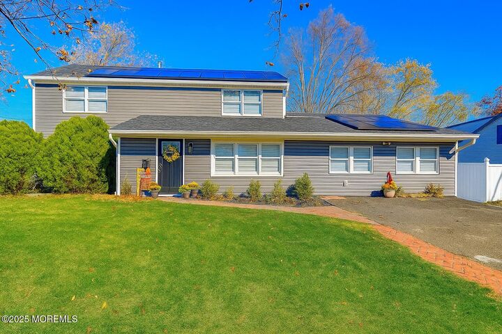 3 Avondale Lane  Aberdeen NJ 07747 photo