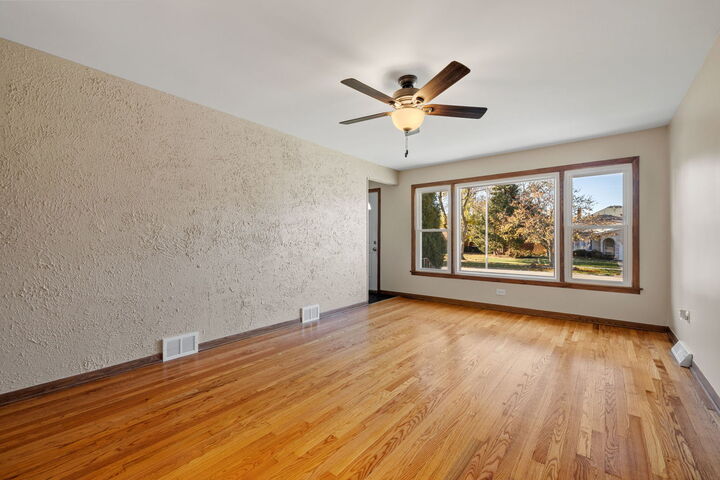 Property Photo:  8519 Lorel Avenue  IL 60459 