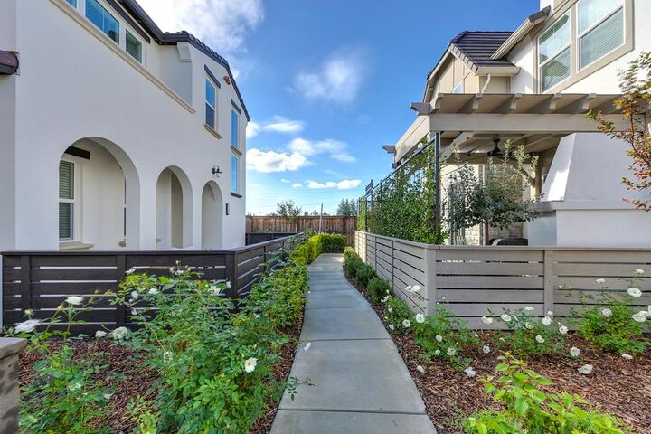 Property Photo: 2364 Wanser Walk CA 95818