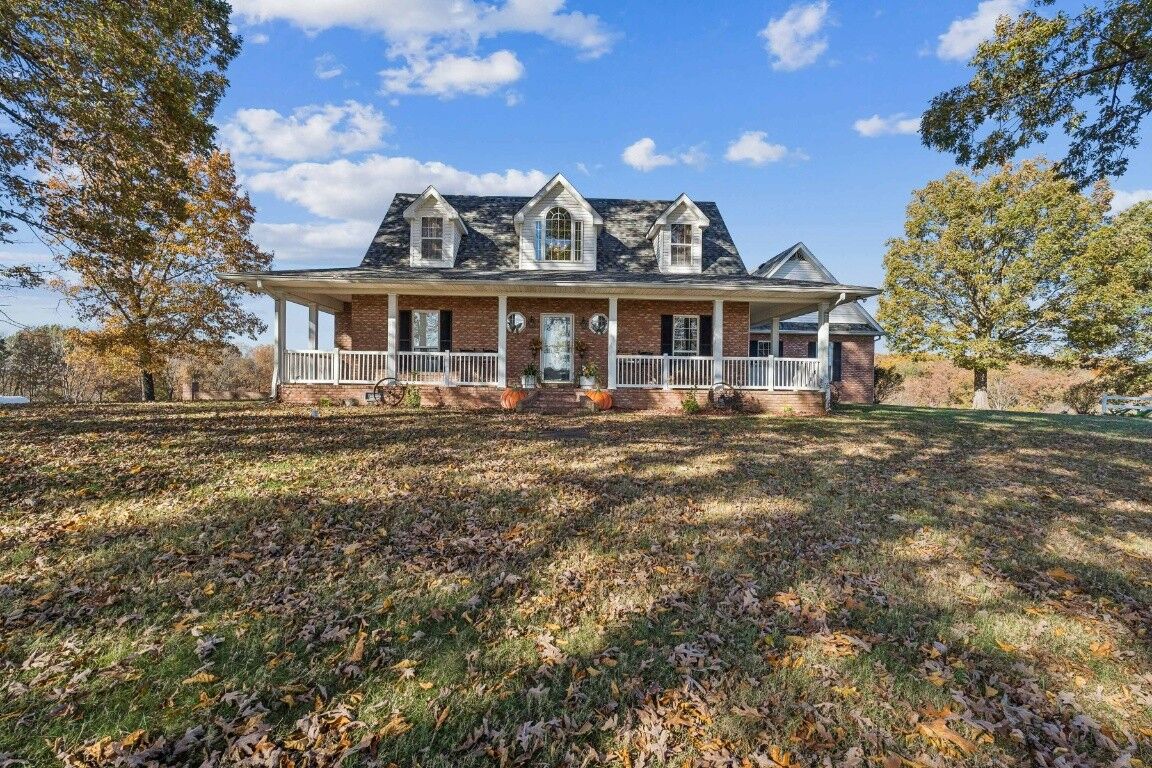 Property Photo: 235 George Akins Rd TN 37186