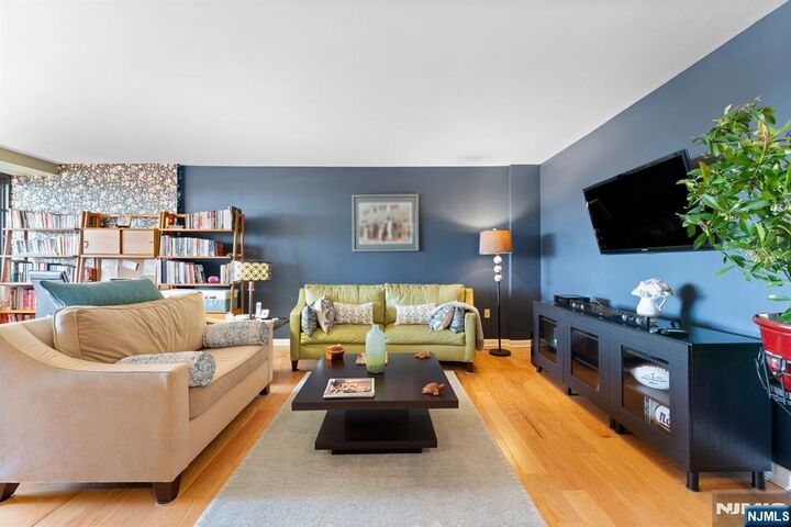 Property Photo:  90 Prospect Avenue 9B  NJ 07601 