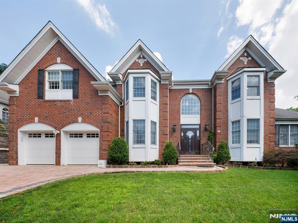 Property Photo:  212 Bennington Terrace  NJ 07652 