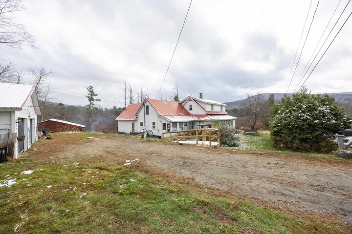 Property Photo:  220 Lime Kiln Road  NH 03780 