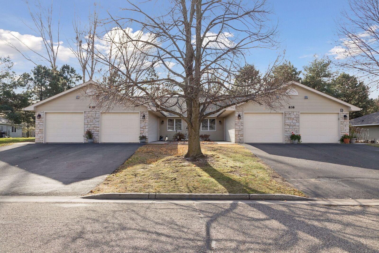 Property Photo:  838 Highview Drive  WI 54017 