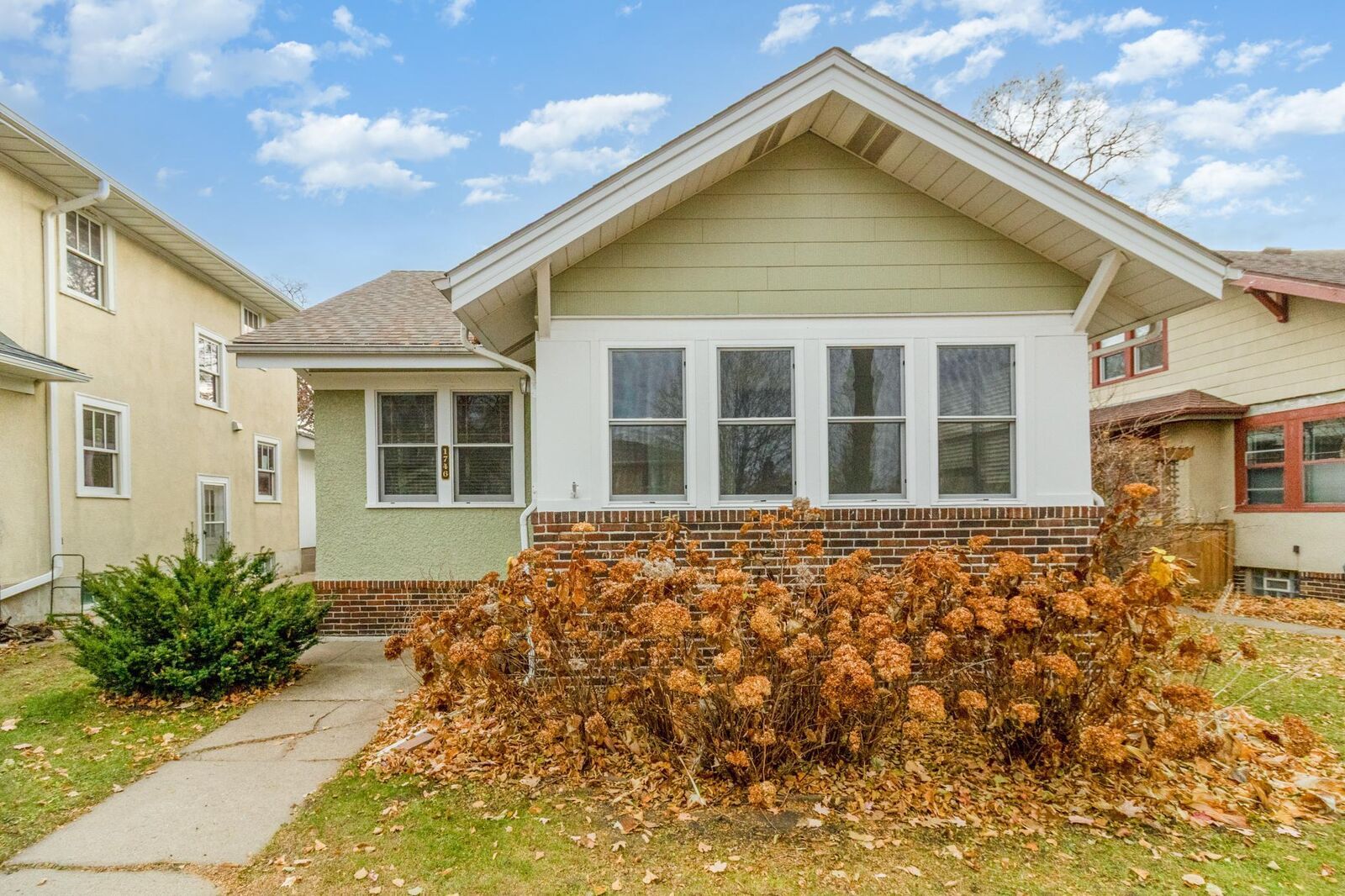 Property Photo: 1746 Stanford Avenue MN 55105