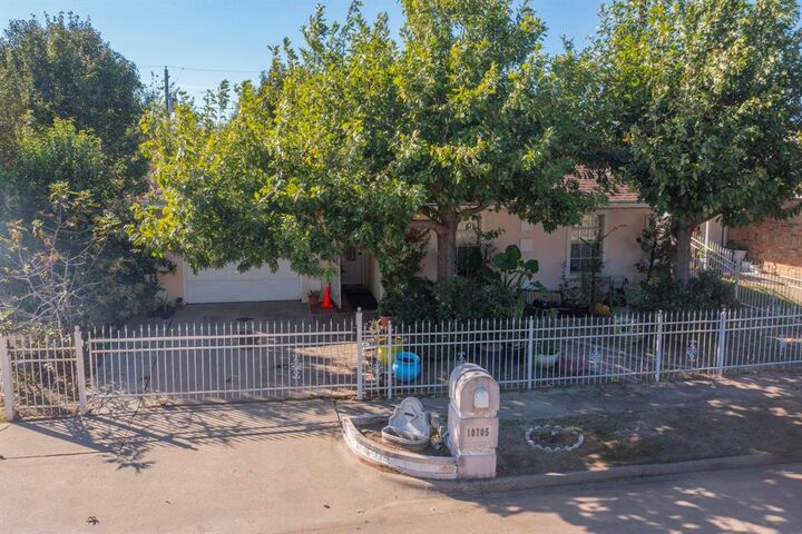 Property Photo: 10705 Kendall Square Drive TX 75217