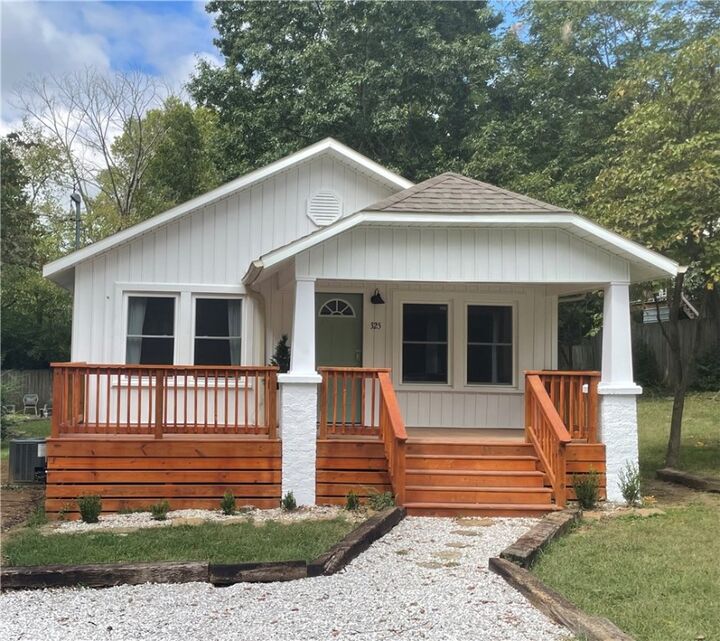 325 S Washington Avenue  Fayetteville AR 72701 photo