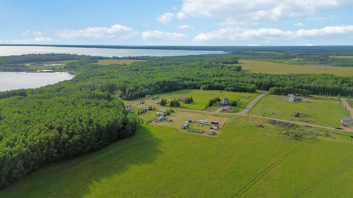 Photo de la propriété:  14457 Twp Rd 683 165  AB T0A 2C0 