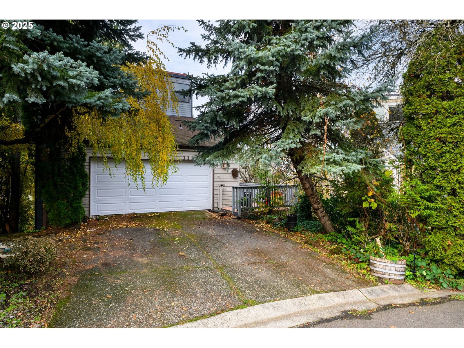 Property Photo: 11525 SE Flavel St OR 97266