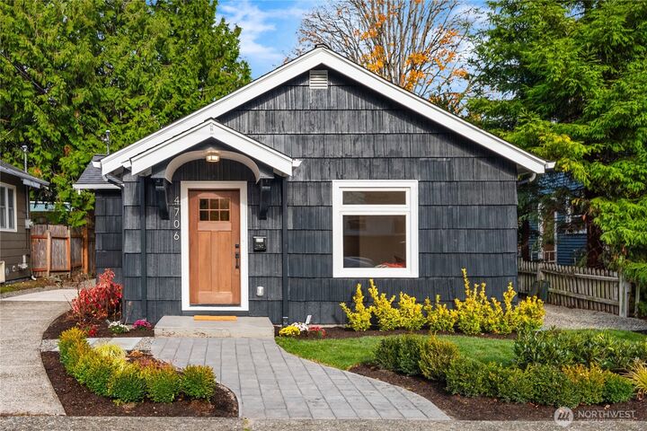 Property Photo: 4706 SW Othello Street WA 98136