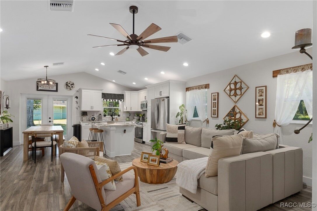 Property Photo: 6690 E Kent Street FL 34452