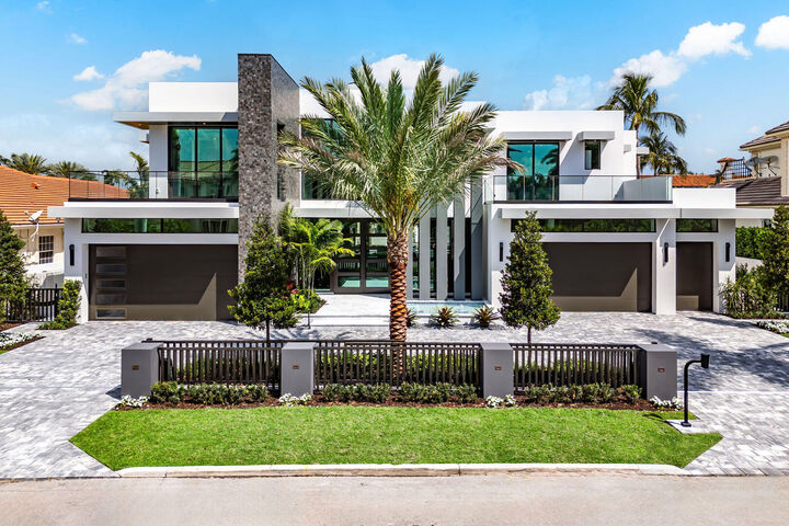 Property Photo: 169 W Coconut Palm Road FL 33432