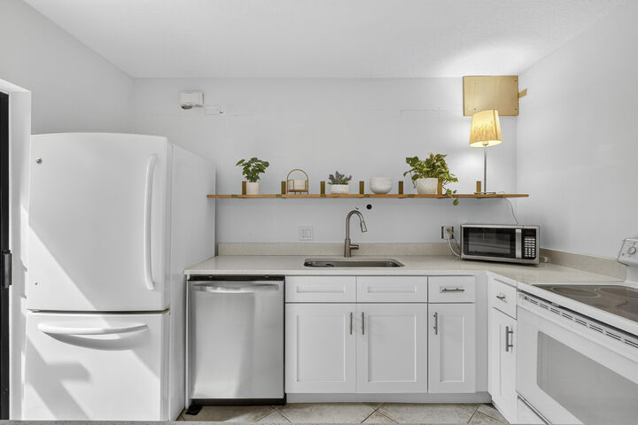 Property Photo: 608 6th Terrace FL 33418