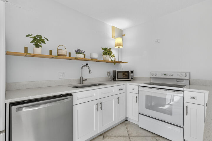 Property Photo: 608 6th Terrace FL 33418