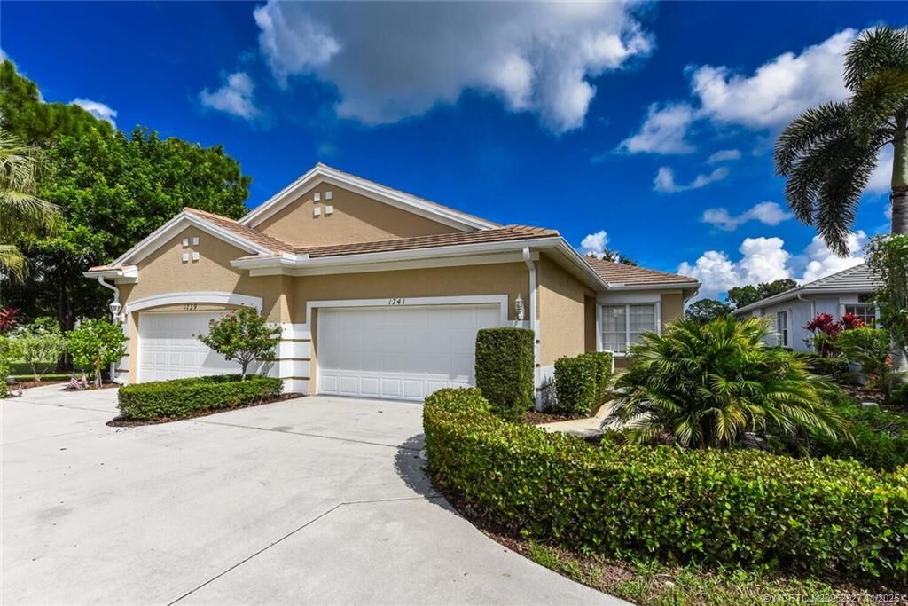 Property Photo:  1741 SW Willowbend Lane  FL 34990 
