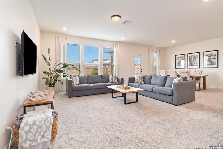 6611 Runaway Row  Converse TX 78109 photo