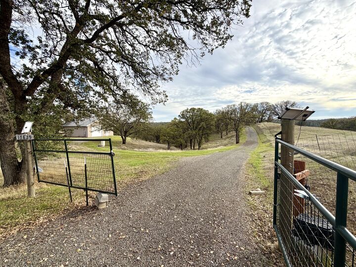 17825 Clearwater Drive  Red Bluff CA 96080 photo