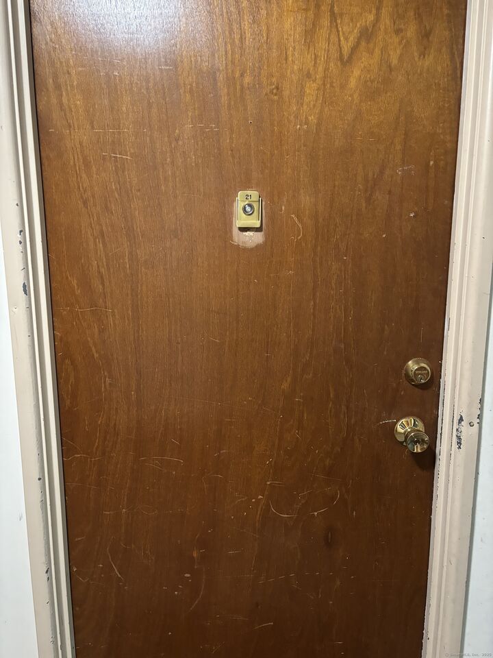 Property Photo:  17 Ferris Avenue 14  CT 06854 