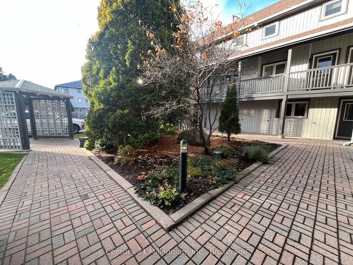 Photo de la propriété: 706 Johnston Park Avenue ON L9Y 5C7