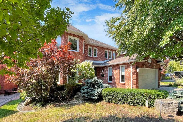 Photo de la propriété: 883 Darwin Drive ON L1X 2P8