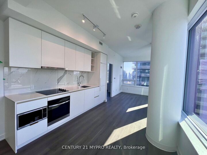 Property Photo: 8 Wellesley Street W 3616 ON M4Y 0J5