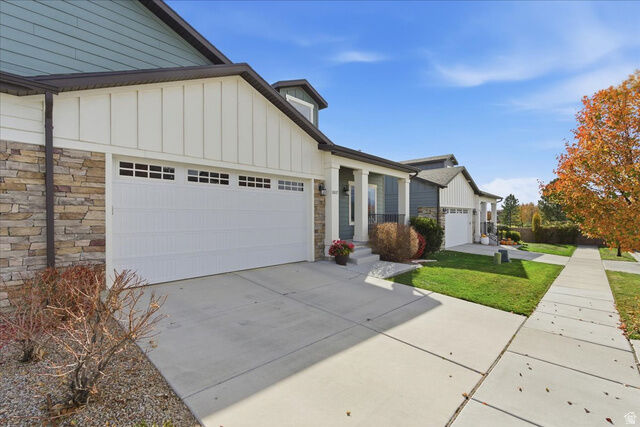 Property Photo:  10117 S Glenmoor Dr W  UT 84009 