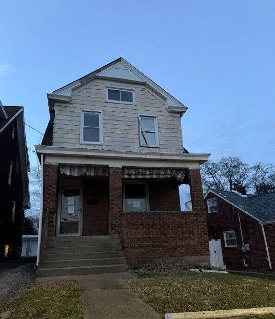 Property Photo:  2831 Custer Ave  PA 15227 