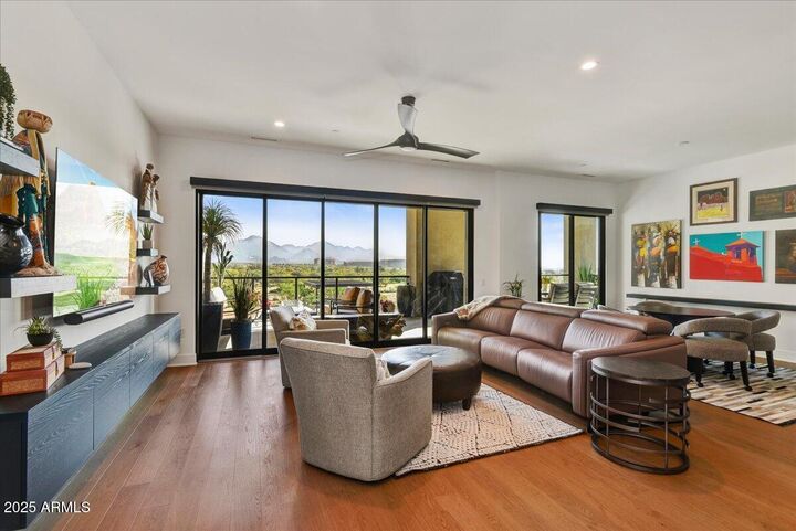 Property Photo:  19355 N 73rd Way B2009  AZ 85255 