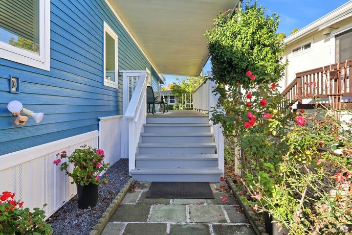 Property Photo:  715 Seville Way  CA 94949 