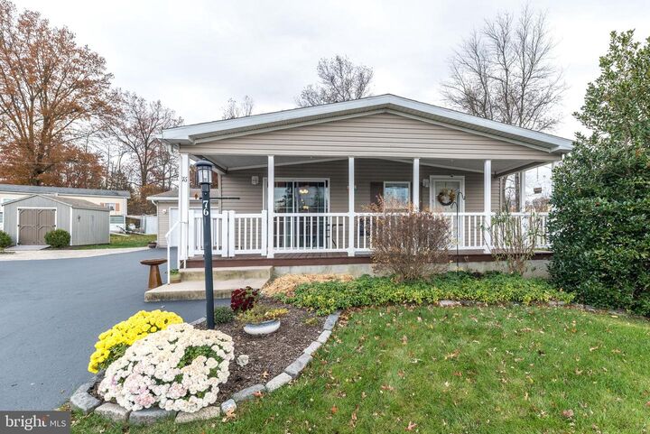 Property Photo: 76 Waterford Lane T 76 PA 18960