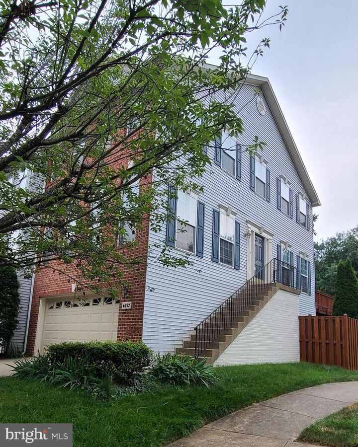 Property Photo: 4652 Buckhorn Ridge VA 22030