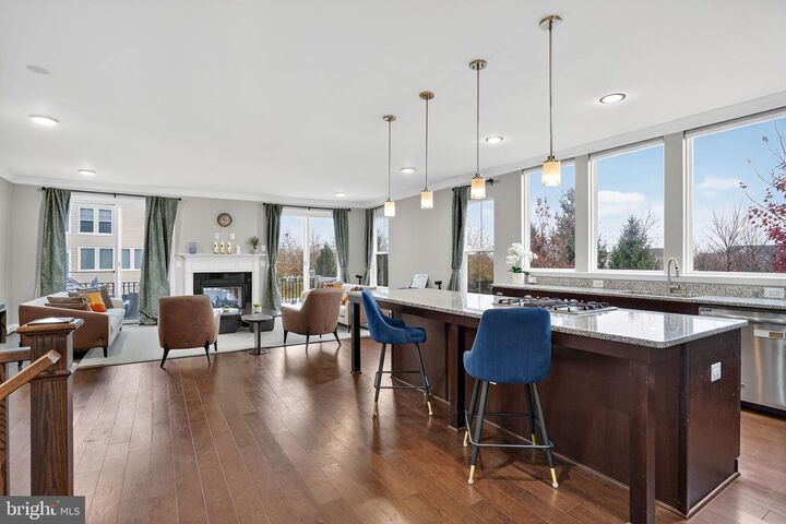 Property Photo:  42239 Riggins Ridge Terrace  VA 20148 