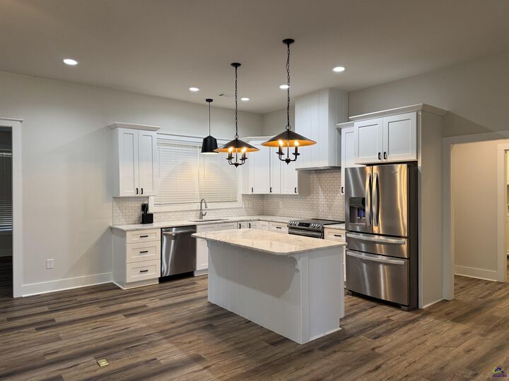 Property Photo:  405 Echo Lane  GA 31088-0405 