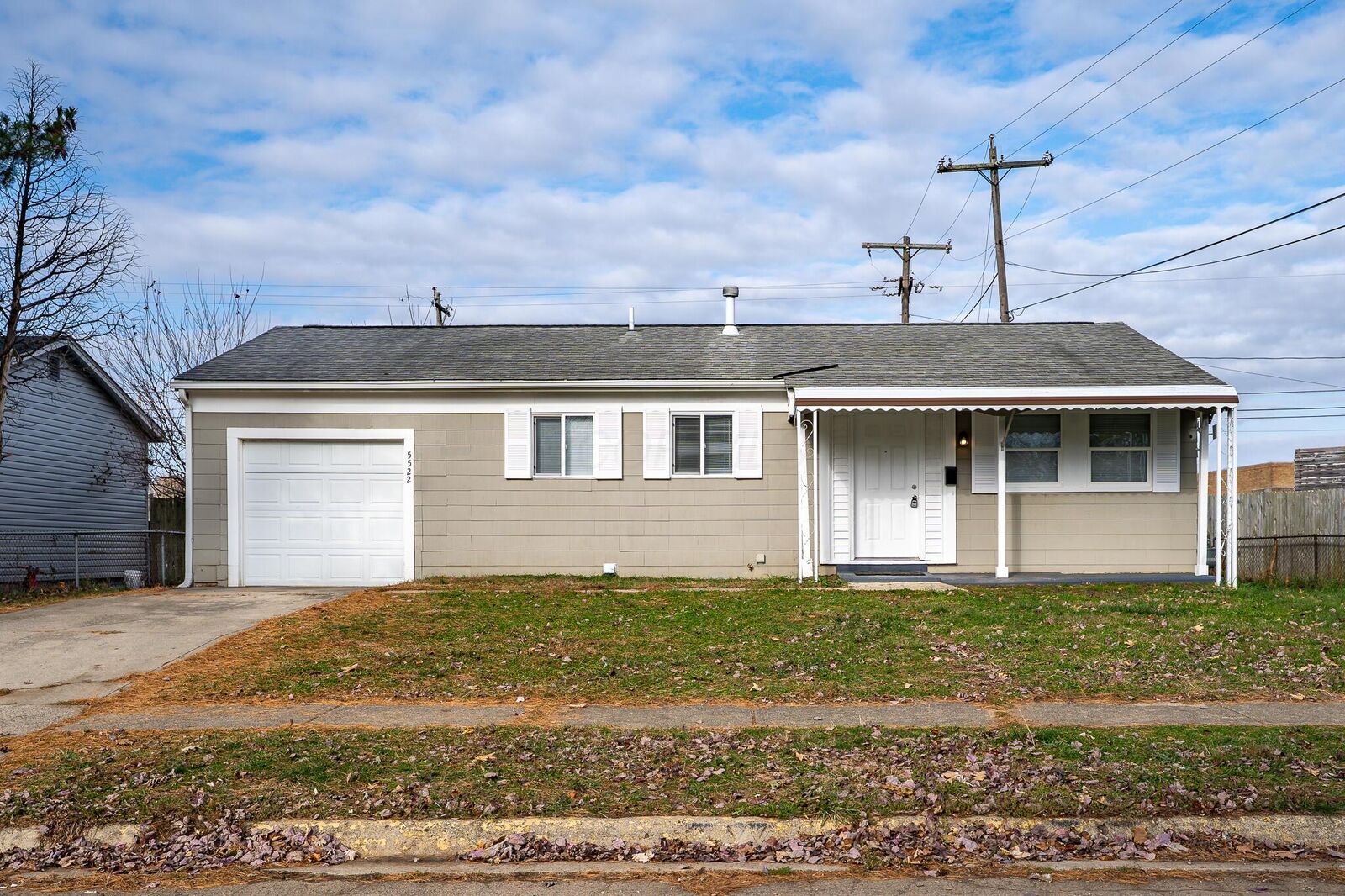 Property Photo:  5522 Newport Road  OH 43232 