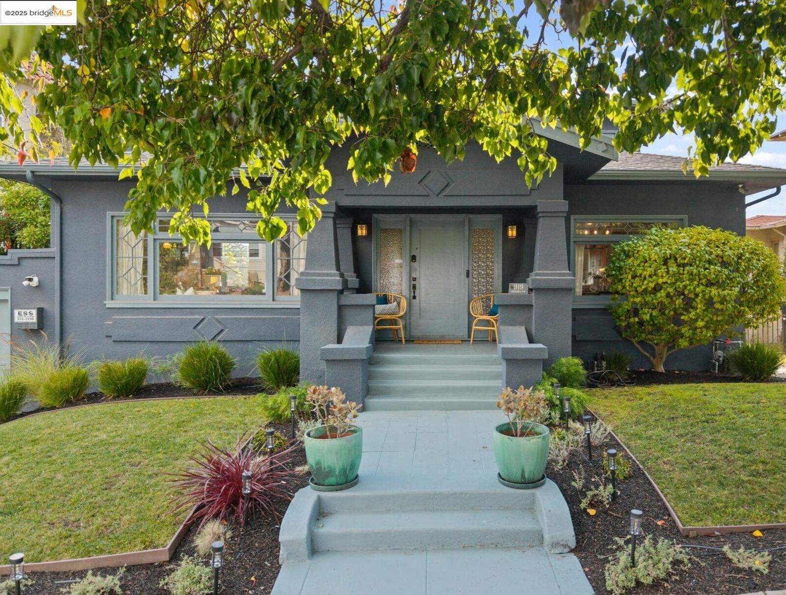 Property Photo: 919 McKinley Ave CA 94610