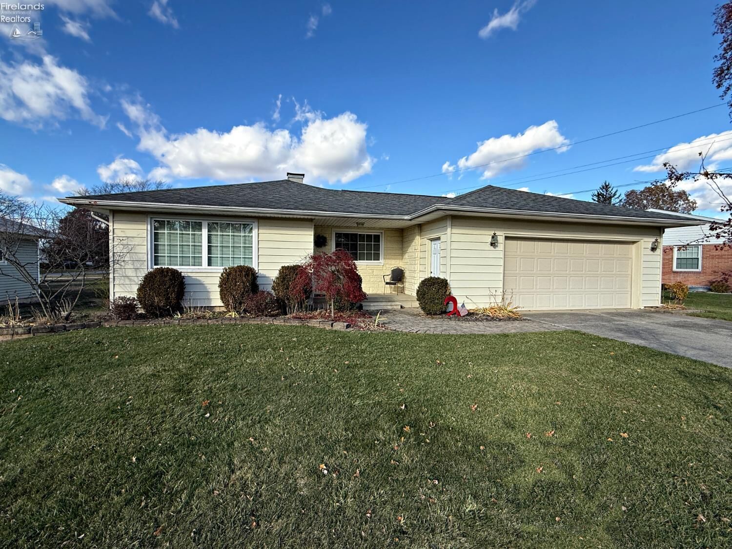 Property Photo:  105 Glenn Street  OH 44883 