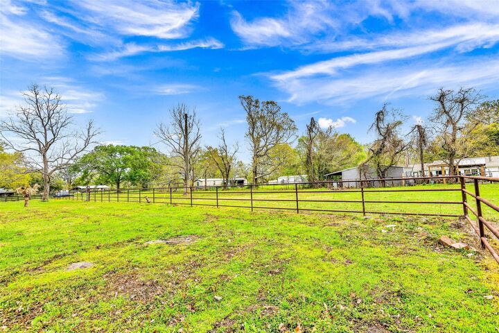 Property Photo: 481 County Road 2084 TX 77575