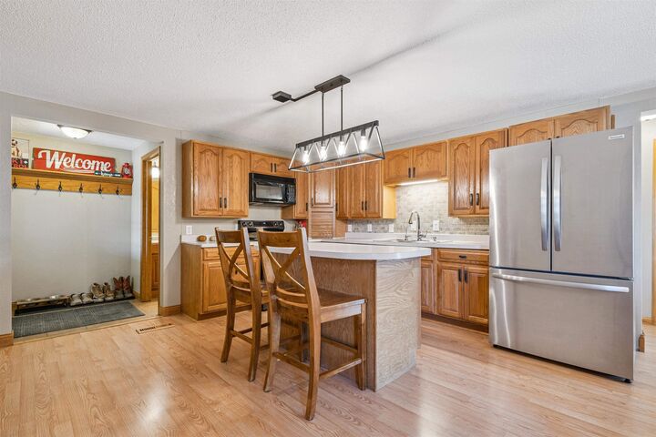 Property Photo:  1671 Jamestown Avenue  IA 50644 